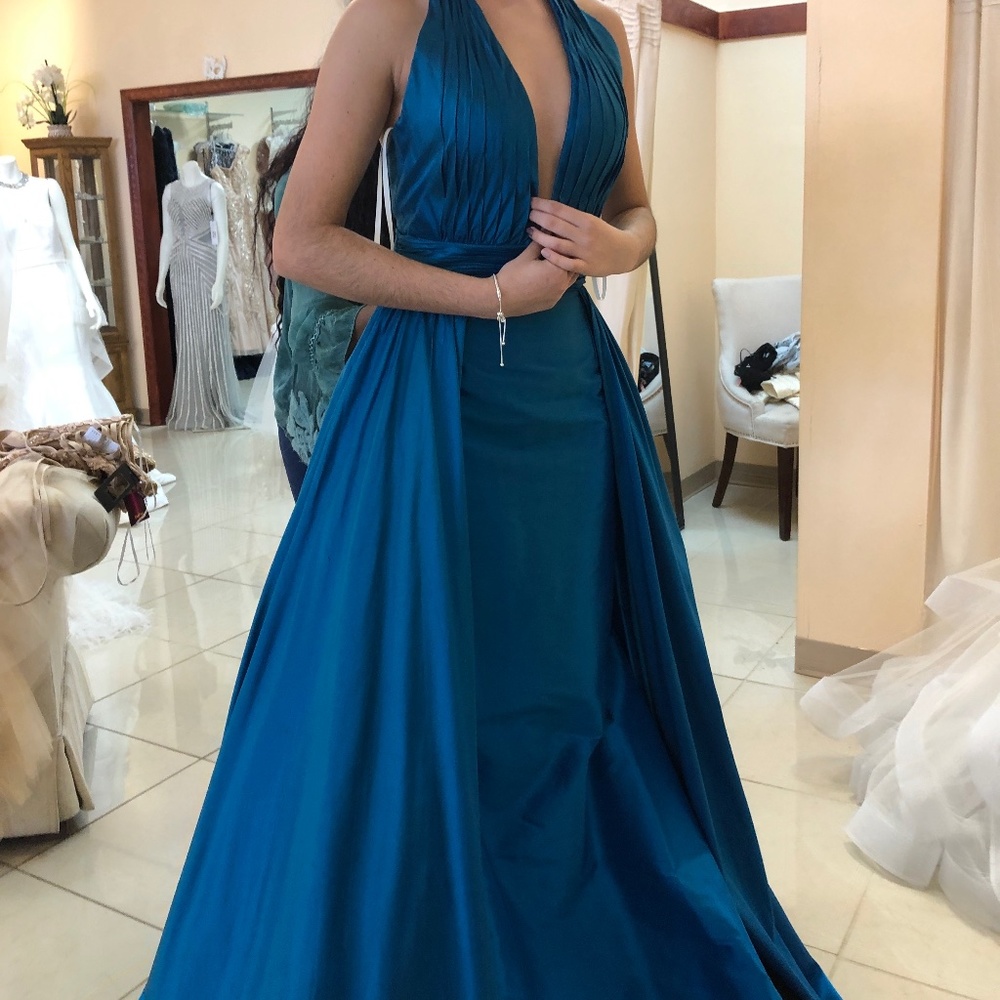 Jovani Halter Dress - NWT no alterations